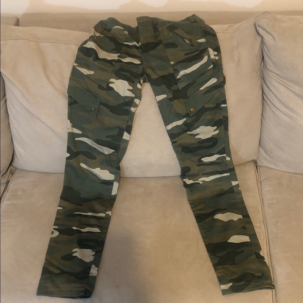 Camouflage Women’s Skinny Pants- size 3